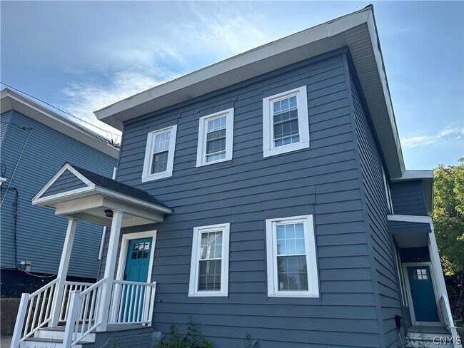 Foto del edificio - 408 E Laurel St