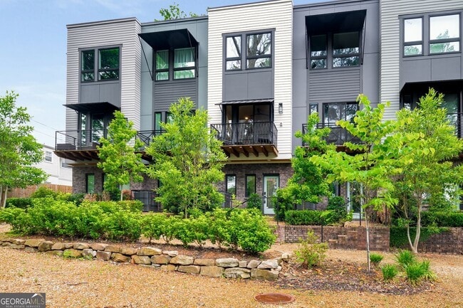 Foto del edificio - 2199 Lenox Rd NE