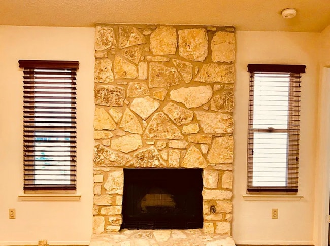 Foto del edificio - 9307 Marsh Dr