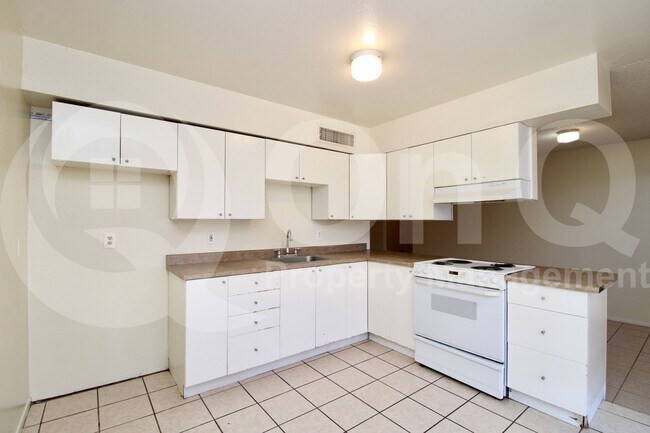 Foto del edificio - 4050 E St Anne Ave