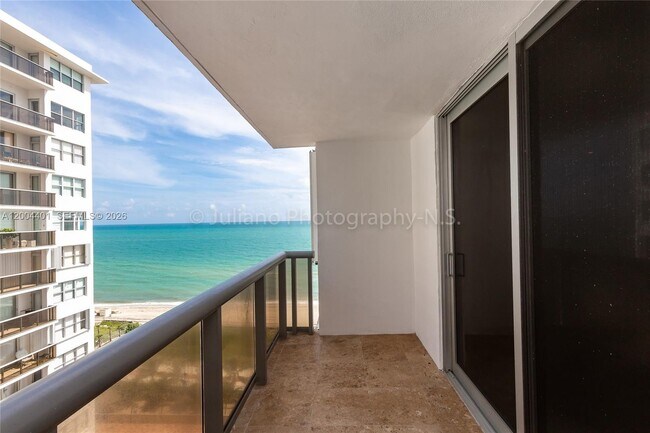 Foto del edificio - 6039 Collins Ave
