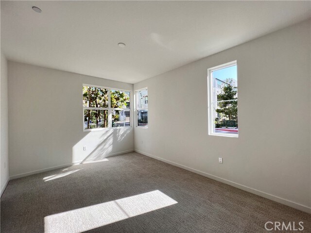 Building Photo - 947 N Divino Privado