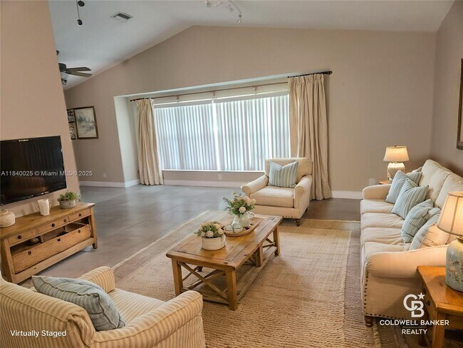 Foto del edificio - 8643 Bridle Path Ct