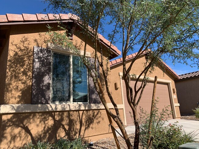 Foto del edificio - 3 Bedroom 2 Bath Home with 2 car garage, only built in 2020