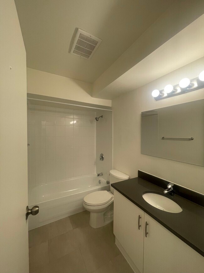 Photo du bâtiment - Parkview Terrace - 208
