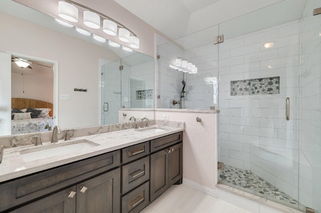 Building Photo - 912 Palomino Dr
