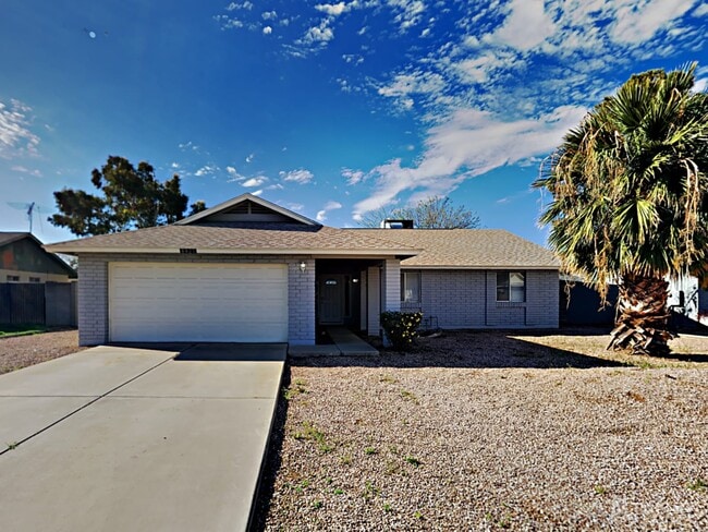 Building Photo - 8427 W Orchid Ln