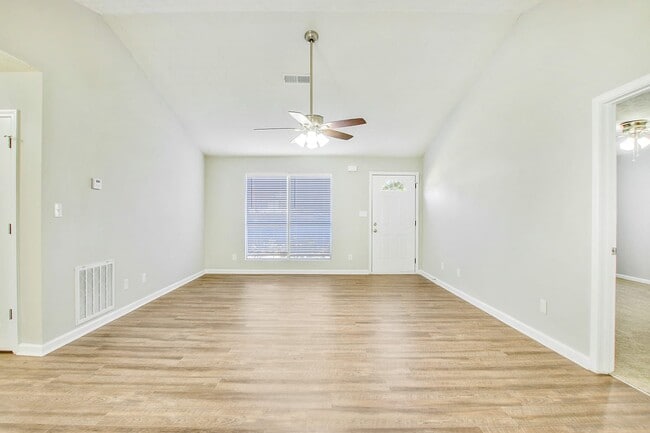 Foto del edificio - 3060 Garnet Way