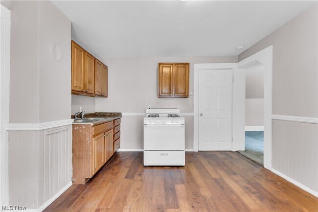 Foto del edificio - 2113 Halstead Ave