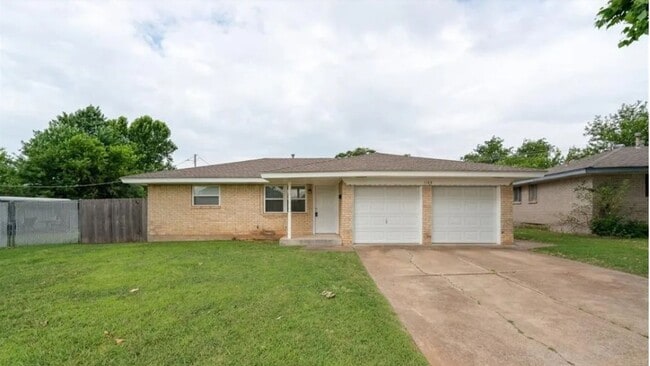 Building Photo - All Brand New! Moore Schools! No carpet! H...