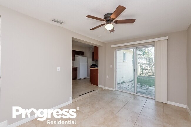Foto del edificio - 9665 Crestview St