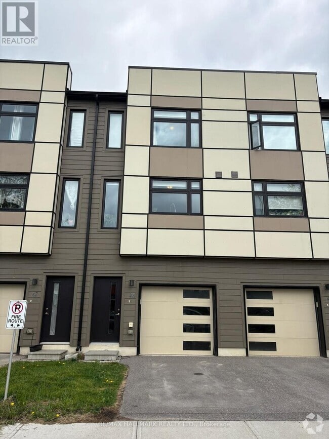 Building Photo - 540-540 Essa Rd
