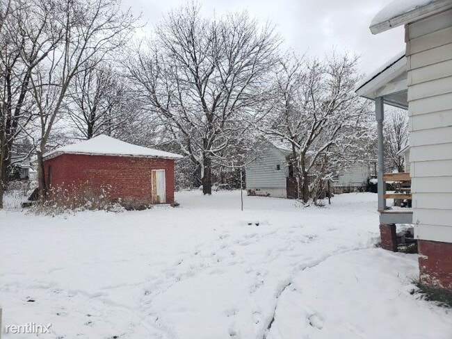 Foto del edificio - 2 br, 1 bath House - 841 Wallis Avenue
