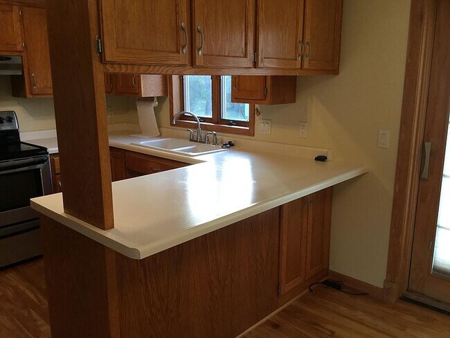 Área de cocina - 3991 Whiting Ln NE
