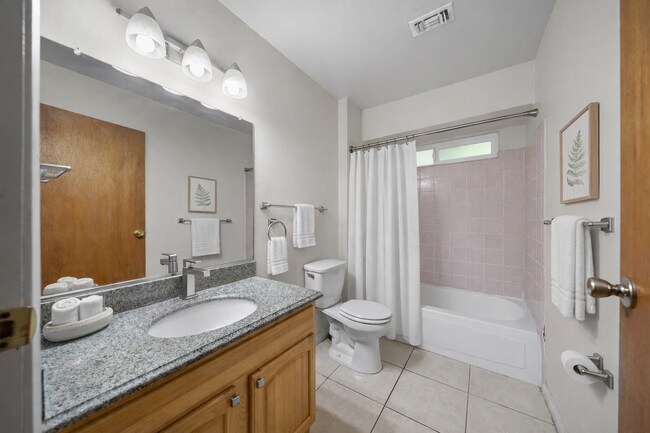 Foto del edificio - 1337 Douglas St