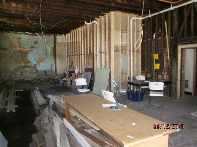 Building Photo - 820 12th St