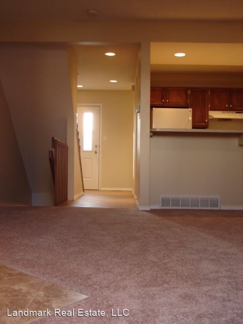 Building Photo - 2428 Lexington Village Ln