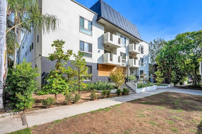 Foto del edificio - North of Sunset, Large 1 bed unit