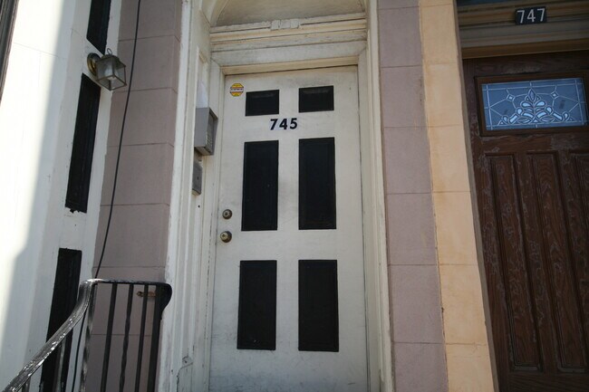 Building Photo - 745 S 22nd St