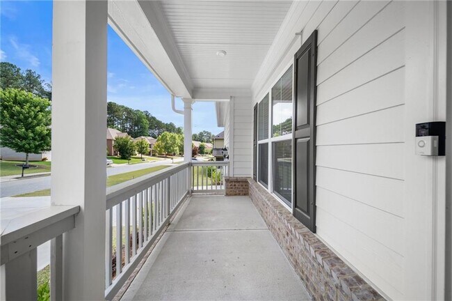 Building Photo - 96 Fairway Dr
