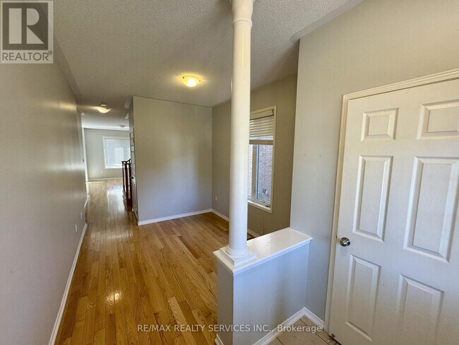 Building Photo - 12 Sussexvale Dr