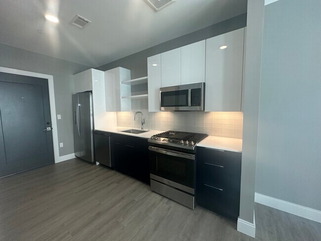 Foto del edificio - 656 Saratoga St