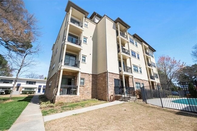 Building Photo - 2230 Cheshire Bridge Rd NE