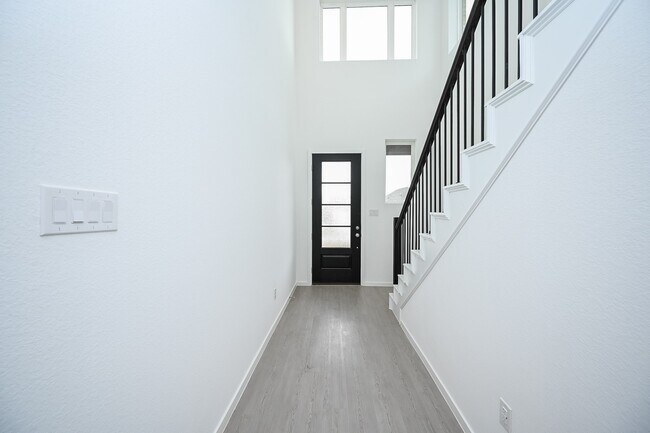 Building Photo - 6722 Iron Clover Dr