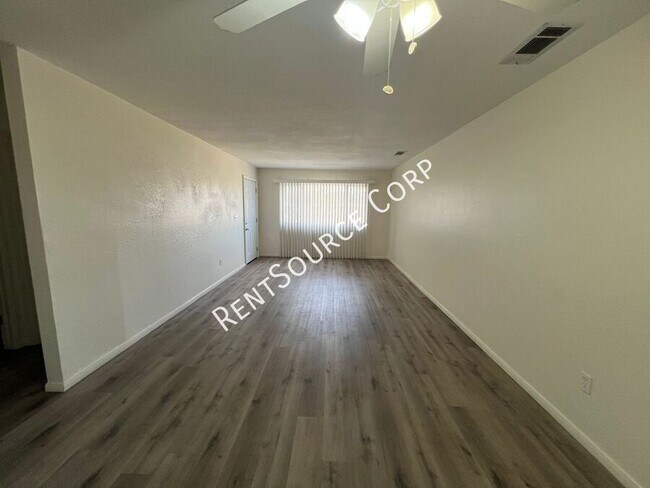 Foto del edificio - 1131 Barstow Rd