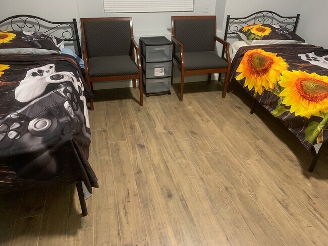 3rd bedroom - 515 Brynmawr Ct