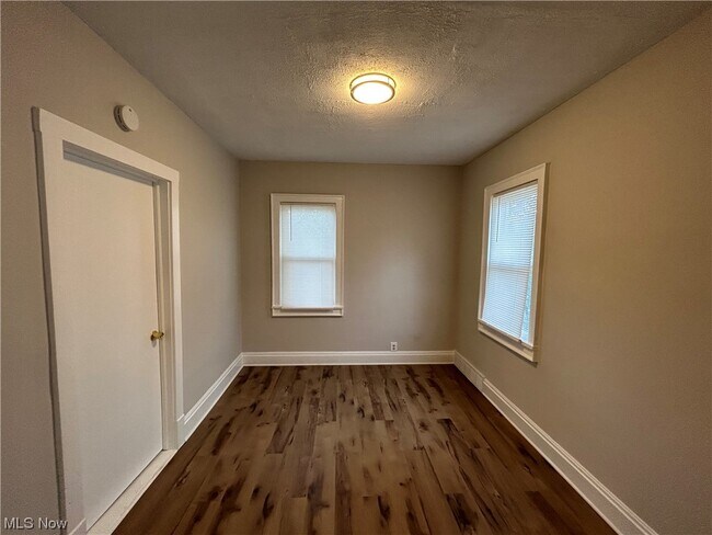 Foto del edificio - 2303 Montclair Ave