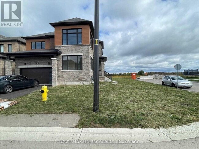 Building Photo - 83 David St