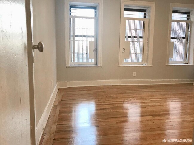 Building Photo - 15 Magaw Place