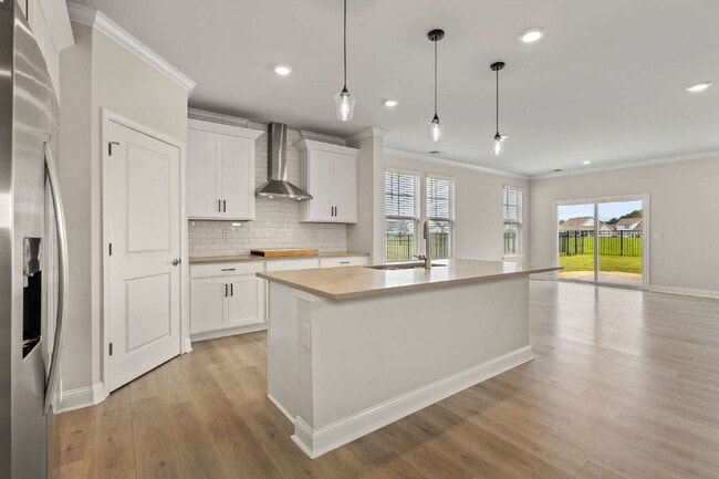 Building Photo - Cypress Creek