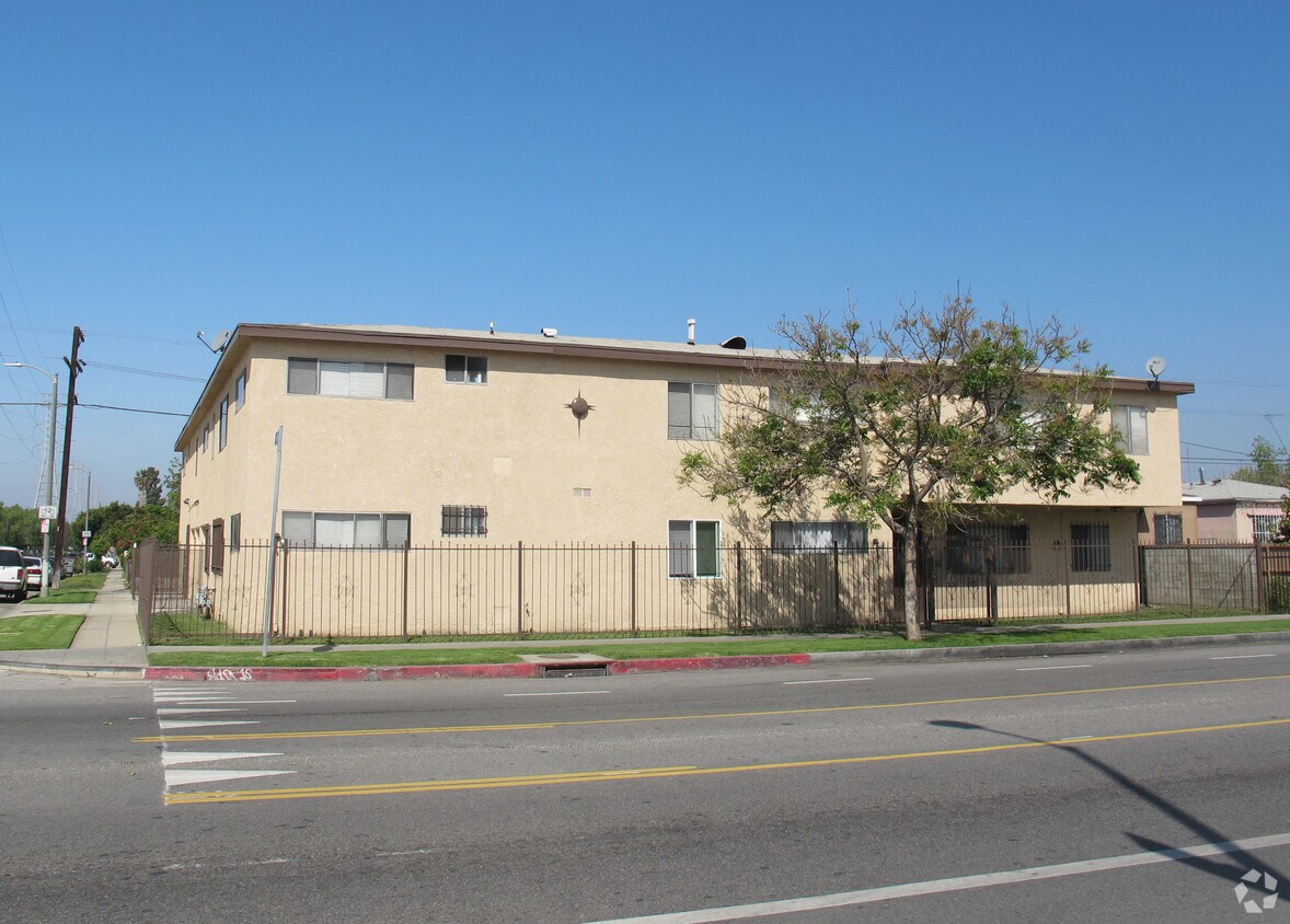 Building Photo - 9721 S San Pedro St