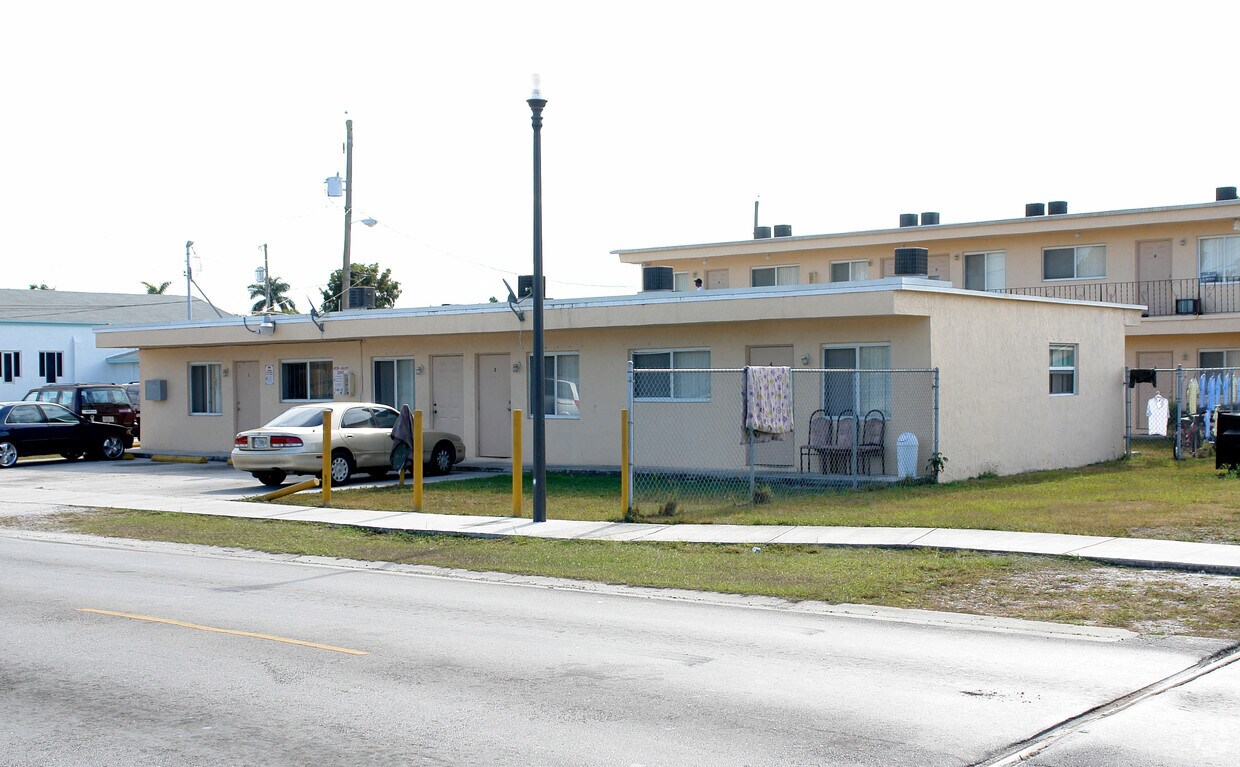 Primary Photo - 950 SW 4th St