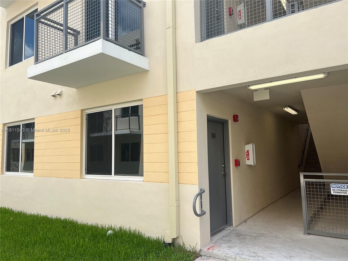 Foto principal - 1010 SW 69th Ave