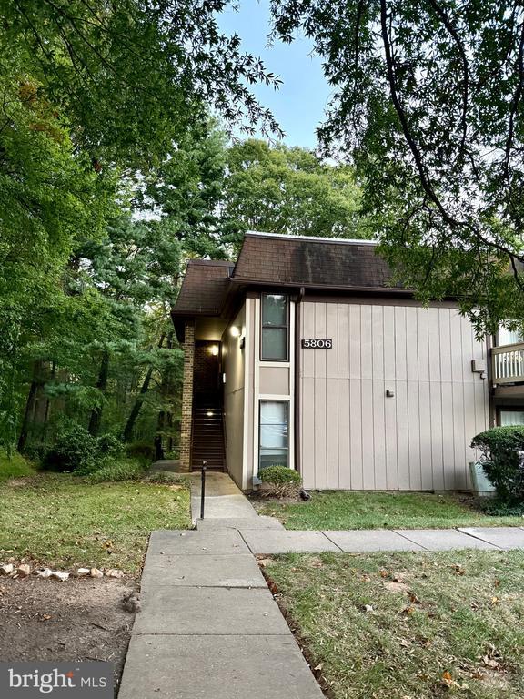 Building Photo - 5806 Royal Ridge Dr