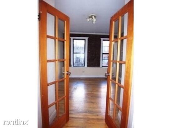Building Photo - 3 br, 1 bath Apartment - 200 Mulberry St