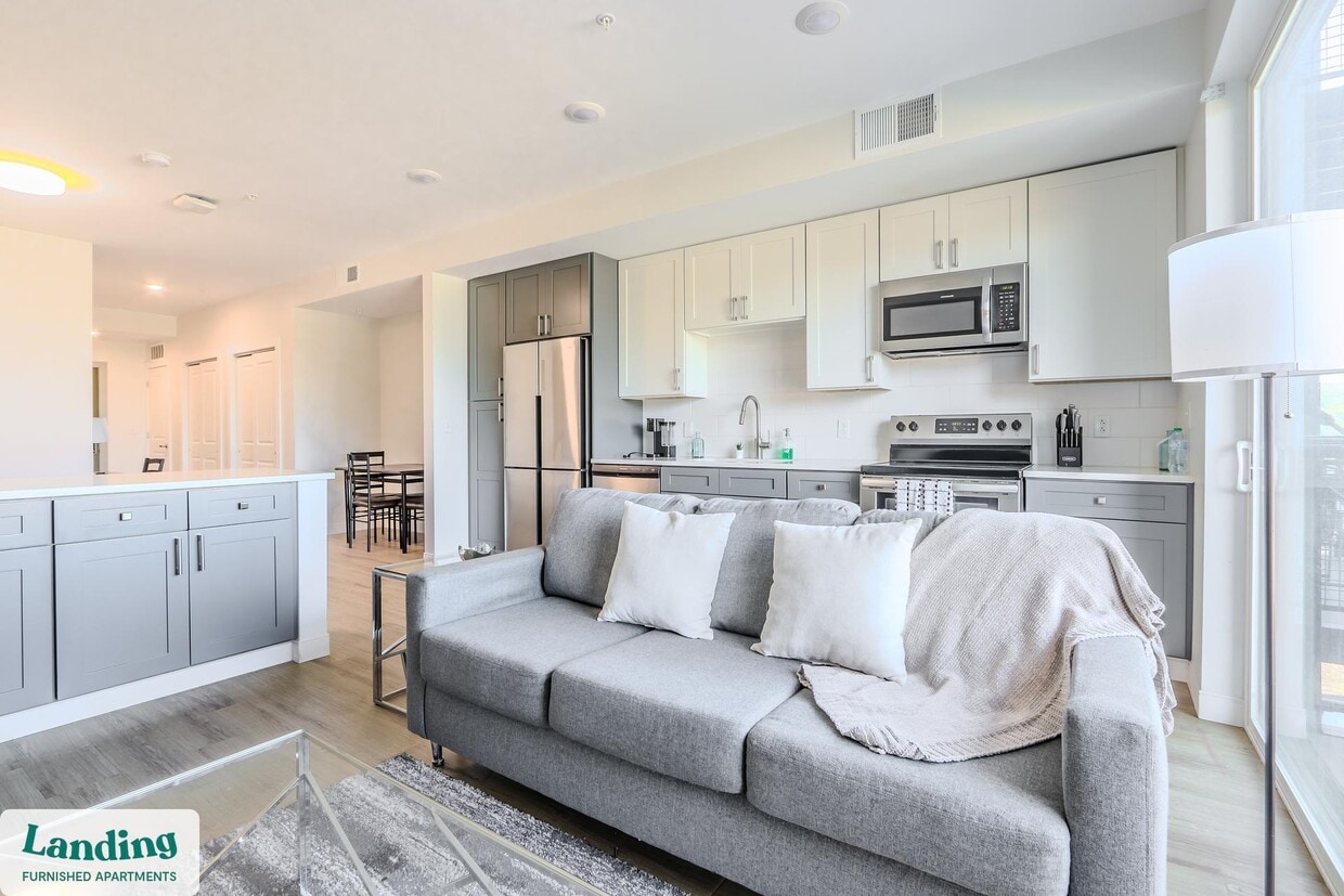 Primary Photo - 210 E Green St