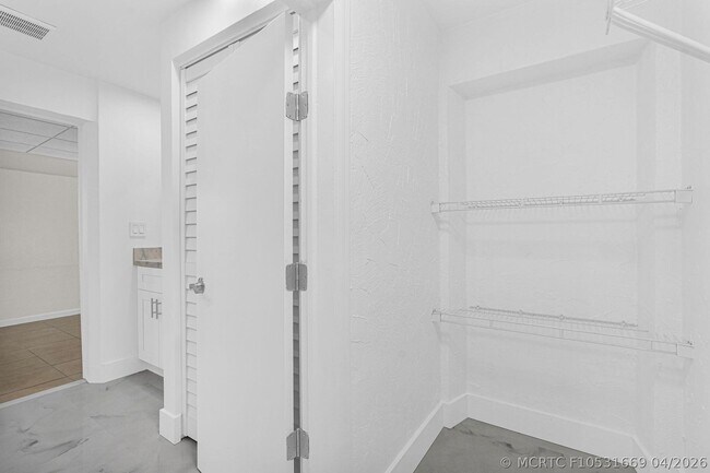 Building Photo - 261 NE 45th St
