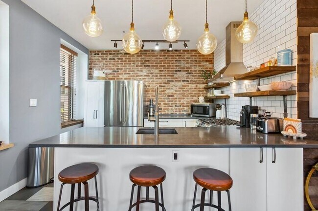 Foto del edificio - 54-60-60 McWhorter St
