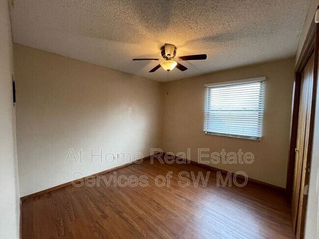 Foto del edificio - 2862 S Rogers Ave