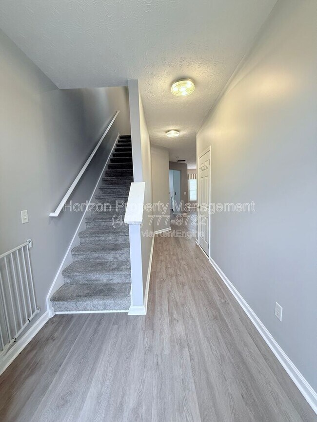 Foto del edificio - 6474 Portside Way