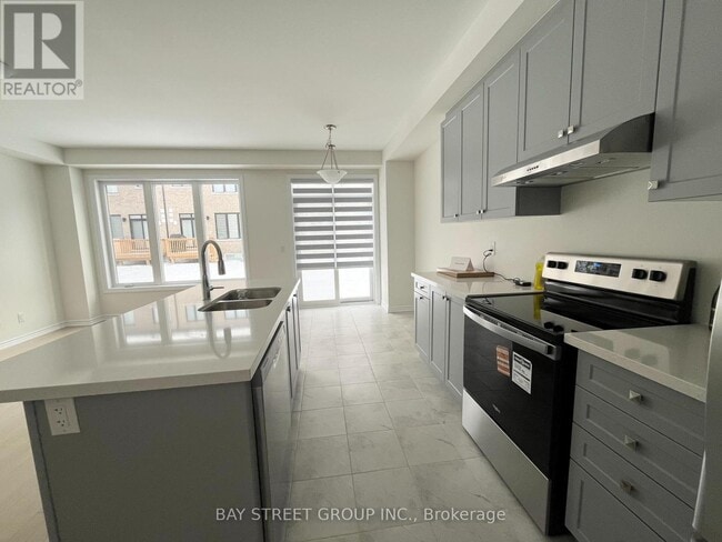 Photo du bâtiment - 5 Harvey Bunker Cres