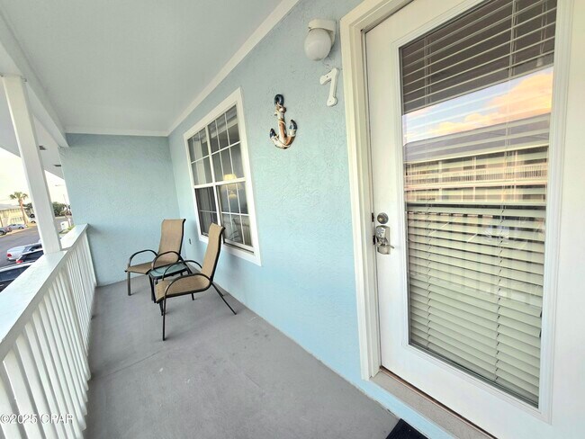 Foto del edificio - 17642 Front Beach Rd