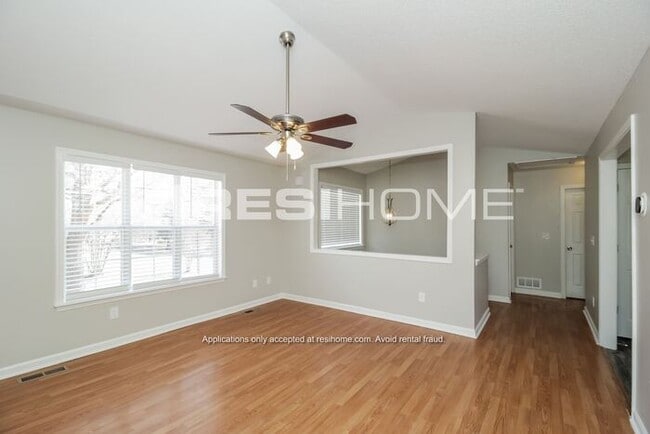 Building Photo - "Welcome Home! Get 1 month FREE RENT when ...