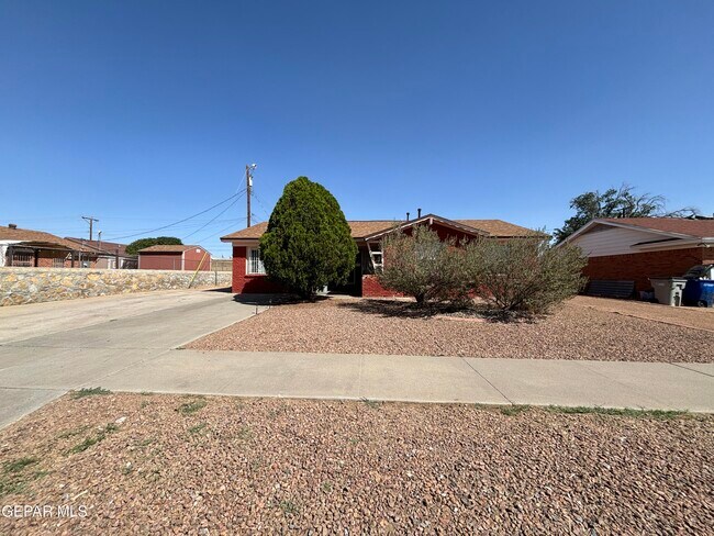 Building Photo - 10104 Alcan St