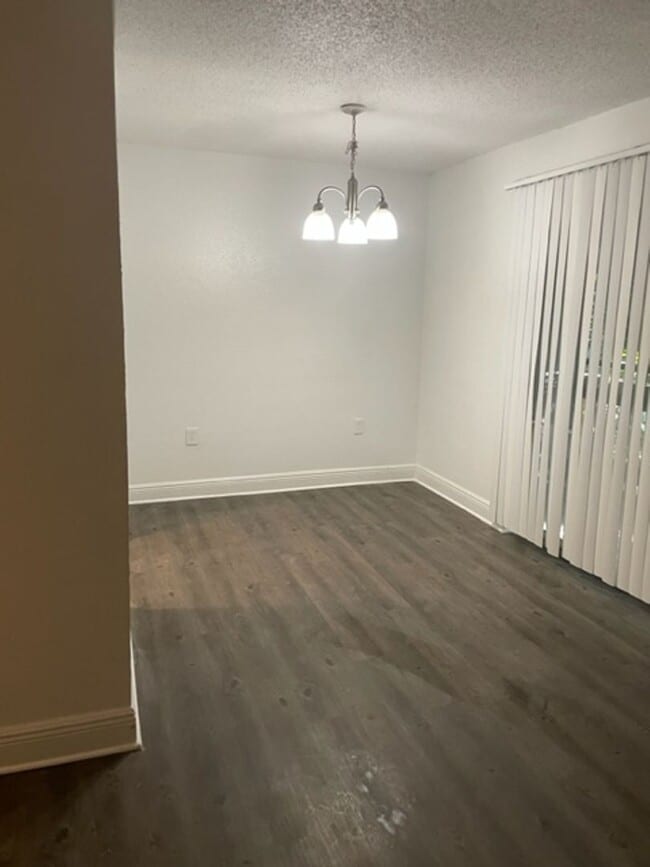Building Photo - Large two bedroom condo