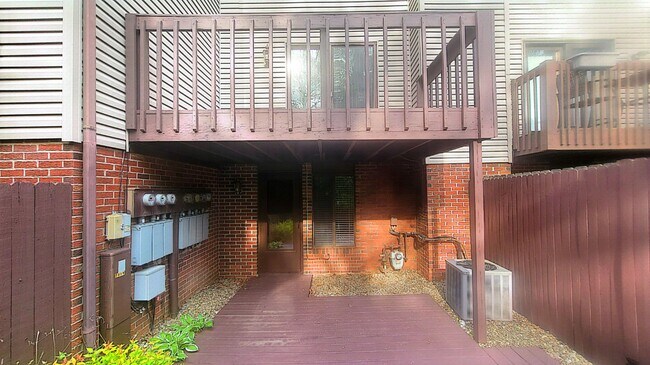 Foto del edificio - 7819 Hills and Dales Rd NW
